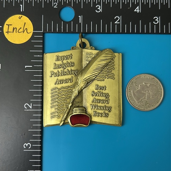 🖤RARE💕Expert Insights Publishing Award Best Selling Award Winning Books medal - Picture 8 of 8